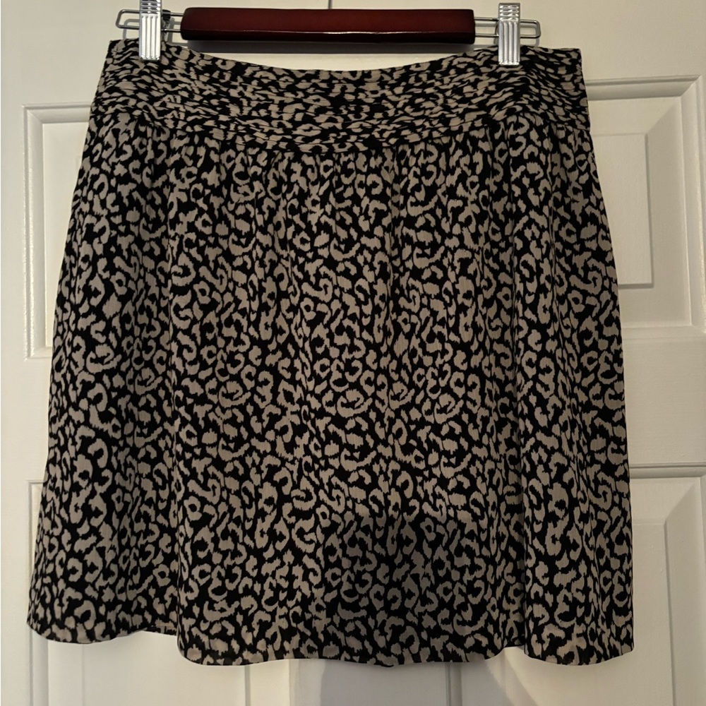 Loft, size 2 fun flippy, leopard skirt